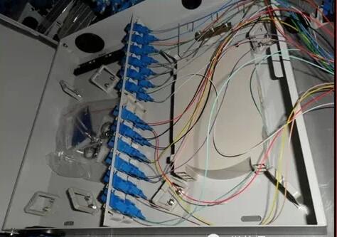 光纤敷设.jpg 光纤敷设.jpg